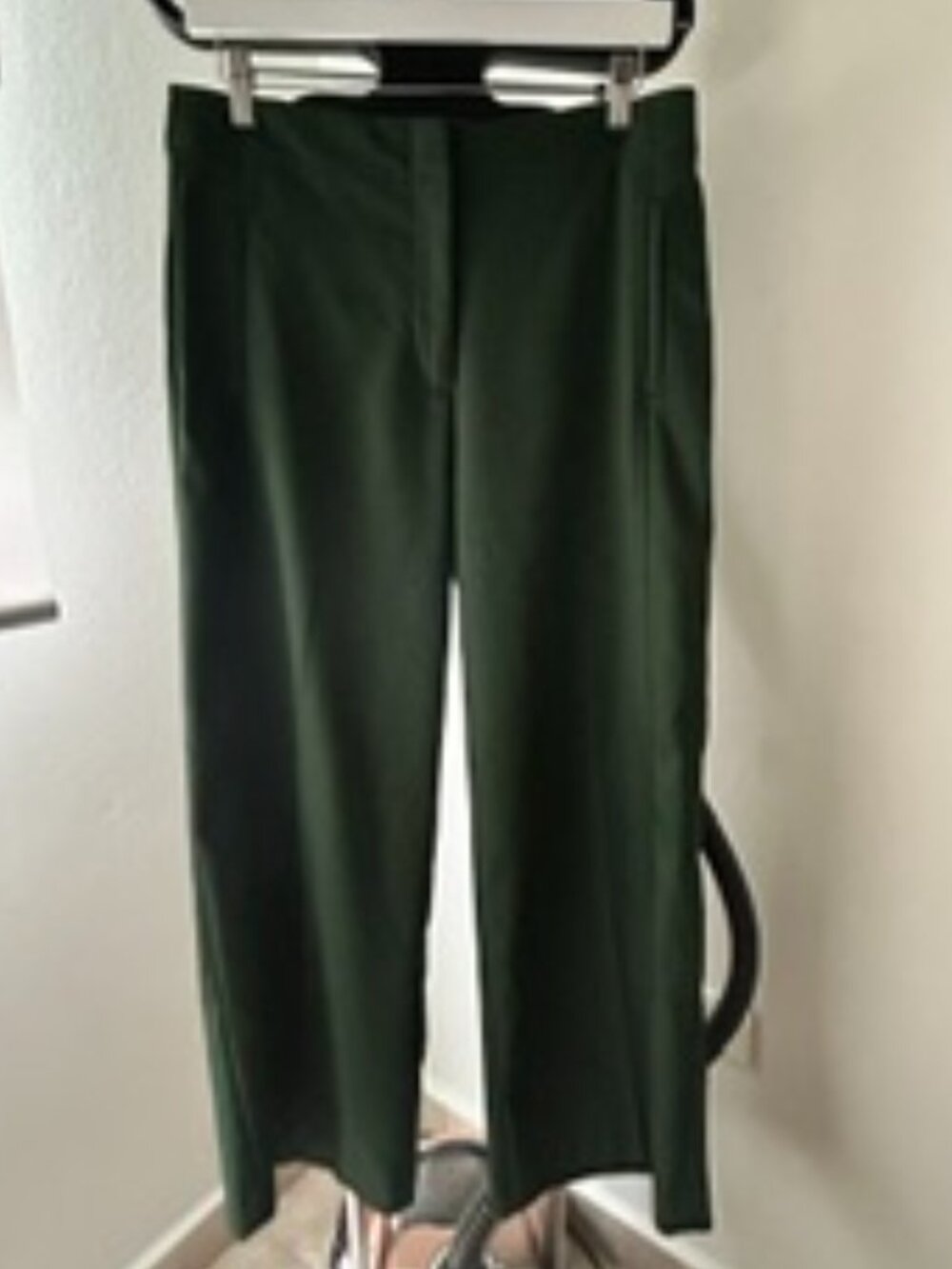 Ann Taylor Straight Ankle Pant - Size 8 (Curvy Fit) - Picture 2 of 7